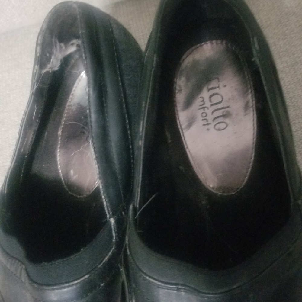 Shoes - Picture 4 of 4
